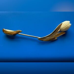 Vintage 1980 Avon "Graceful Tulip" Gold Tone & White Stick Pin
